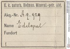 Etiketten zu Opal (Edelopal) (NHMW-MIN-Aq929)